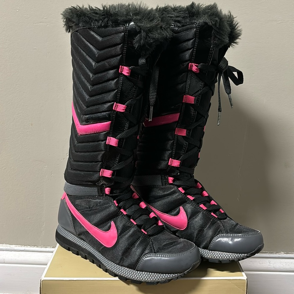 RARE🔥 Nike winter boots